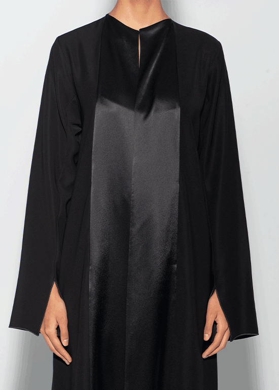 فتاة الشركة