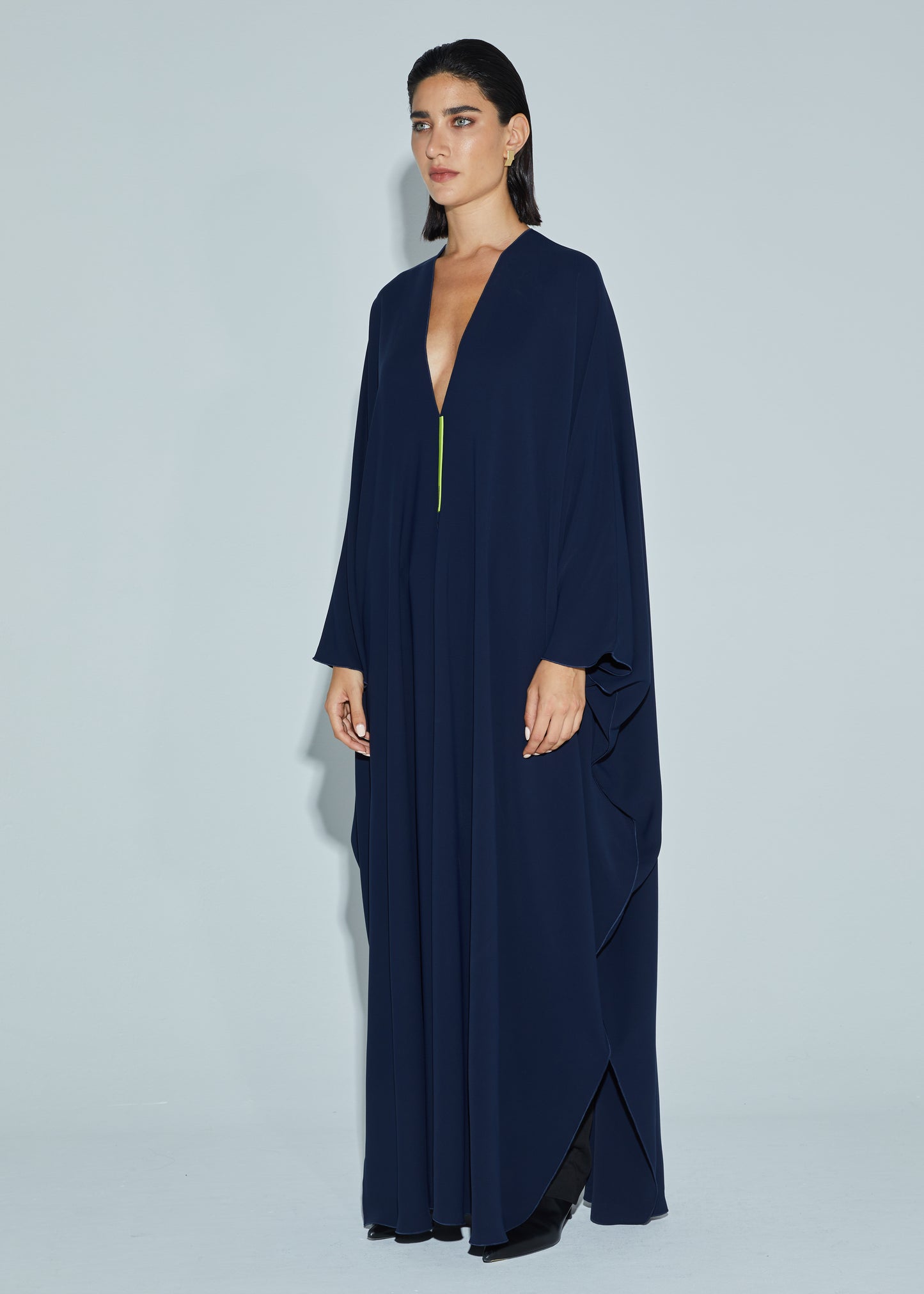 THE RUBBER LOGO ABAYA