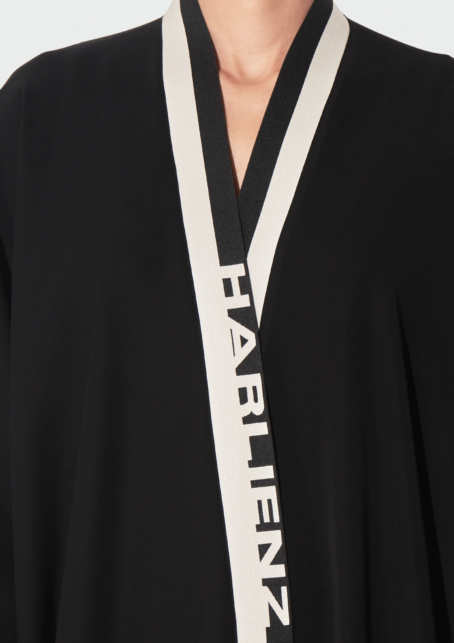 HARLIENZ CREPE SIGNATURE