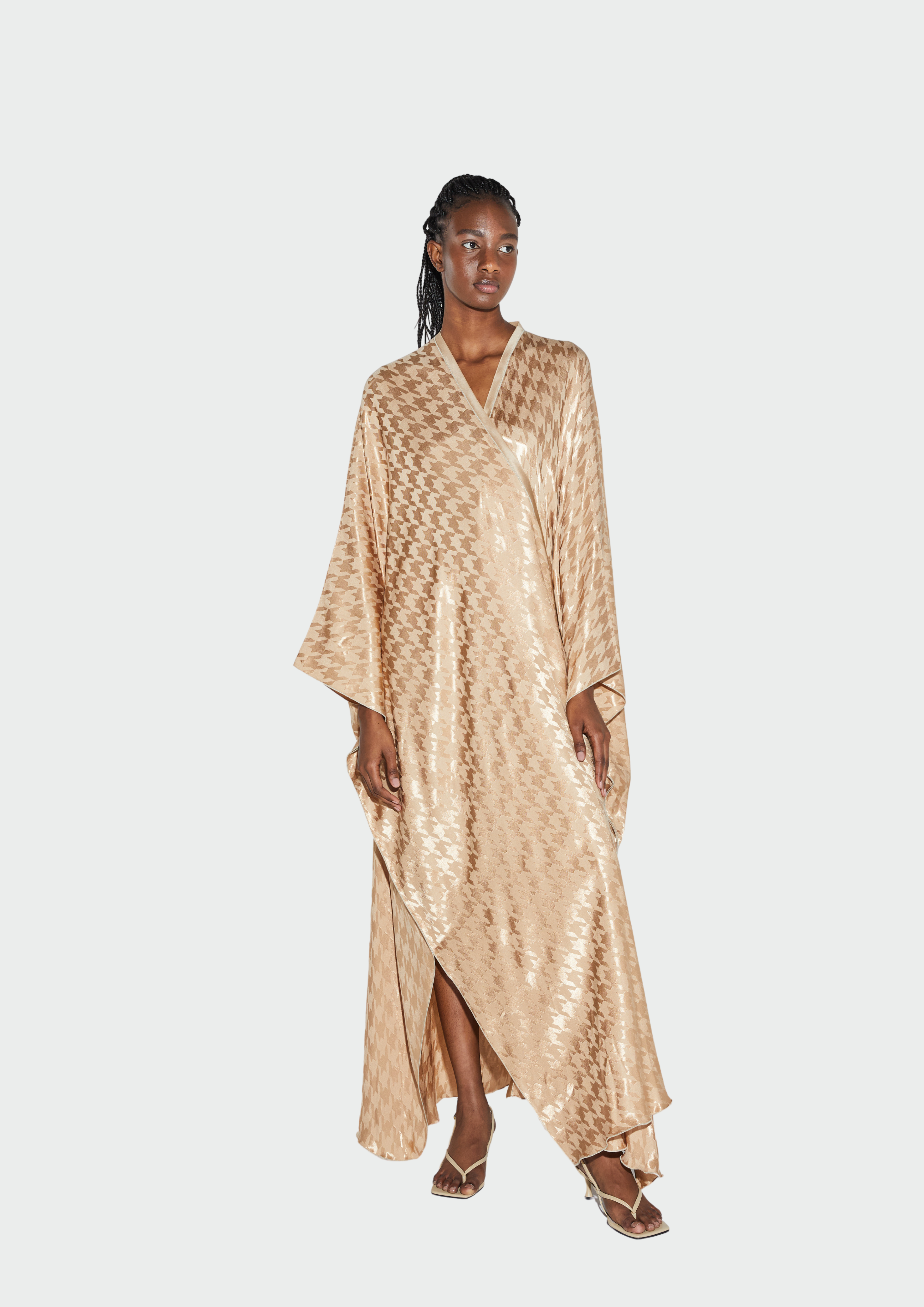THE HOUNDSTOOTH ABAYA