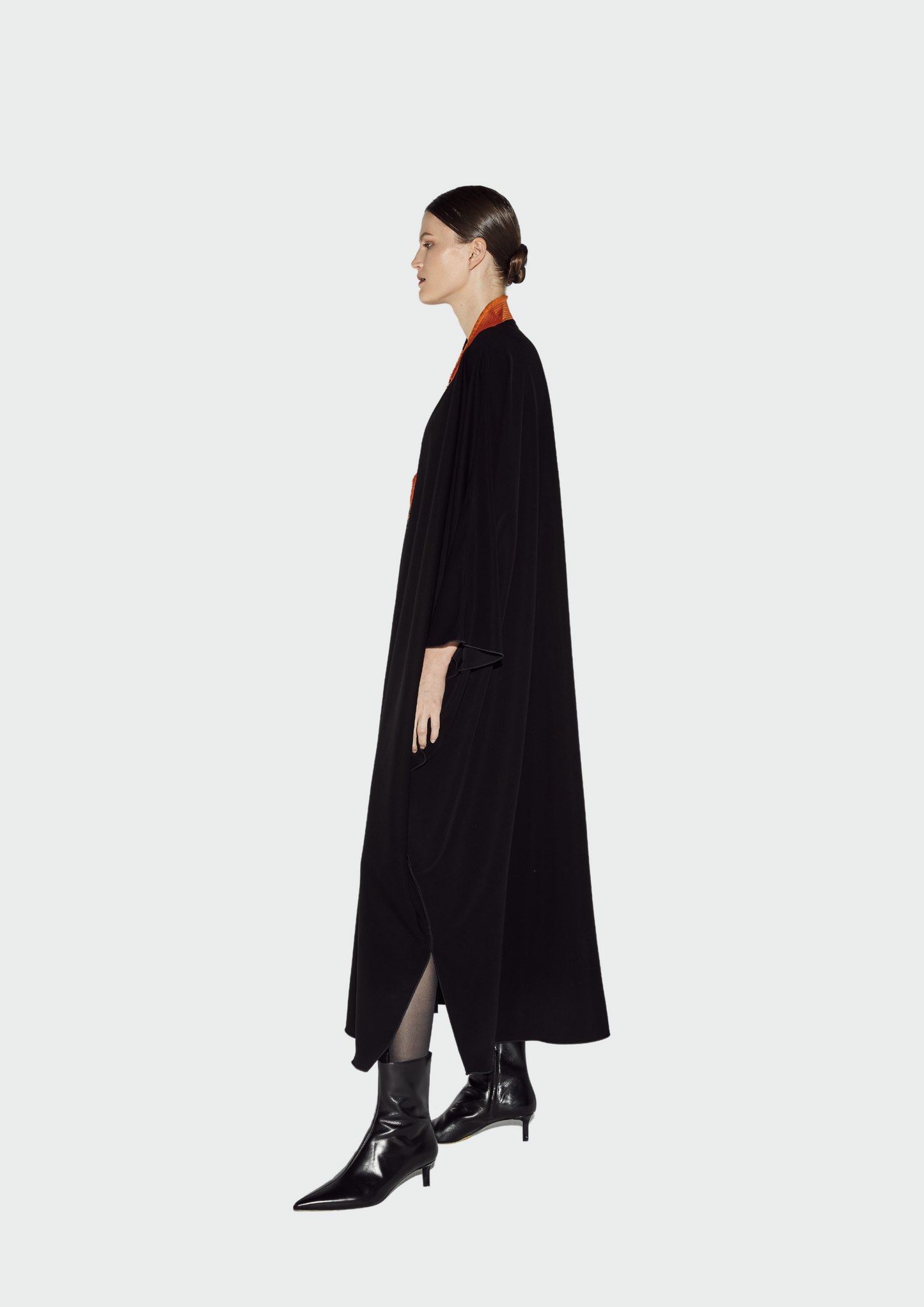 THE TAFFETA COLLAR ABAYA