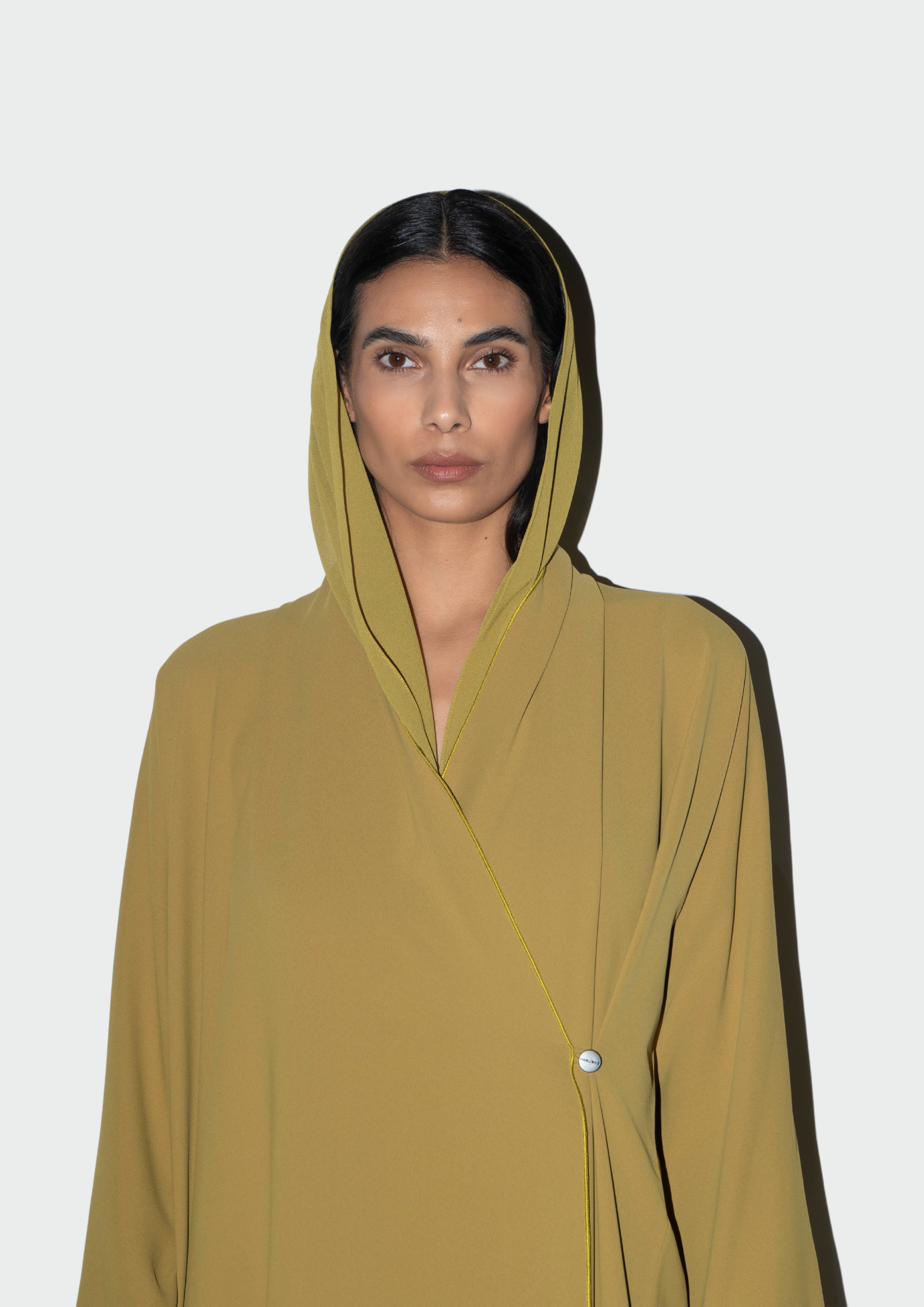 عباية هارلينز بأزرار