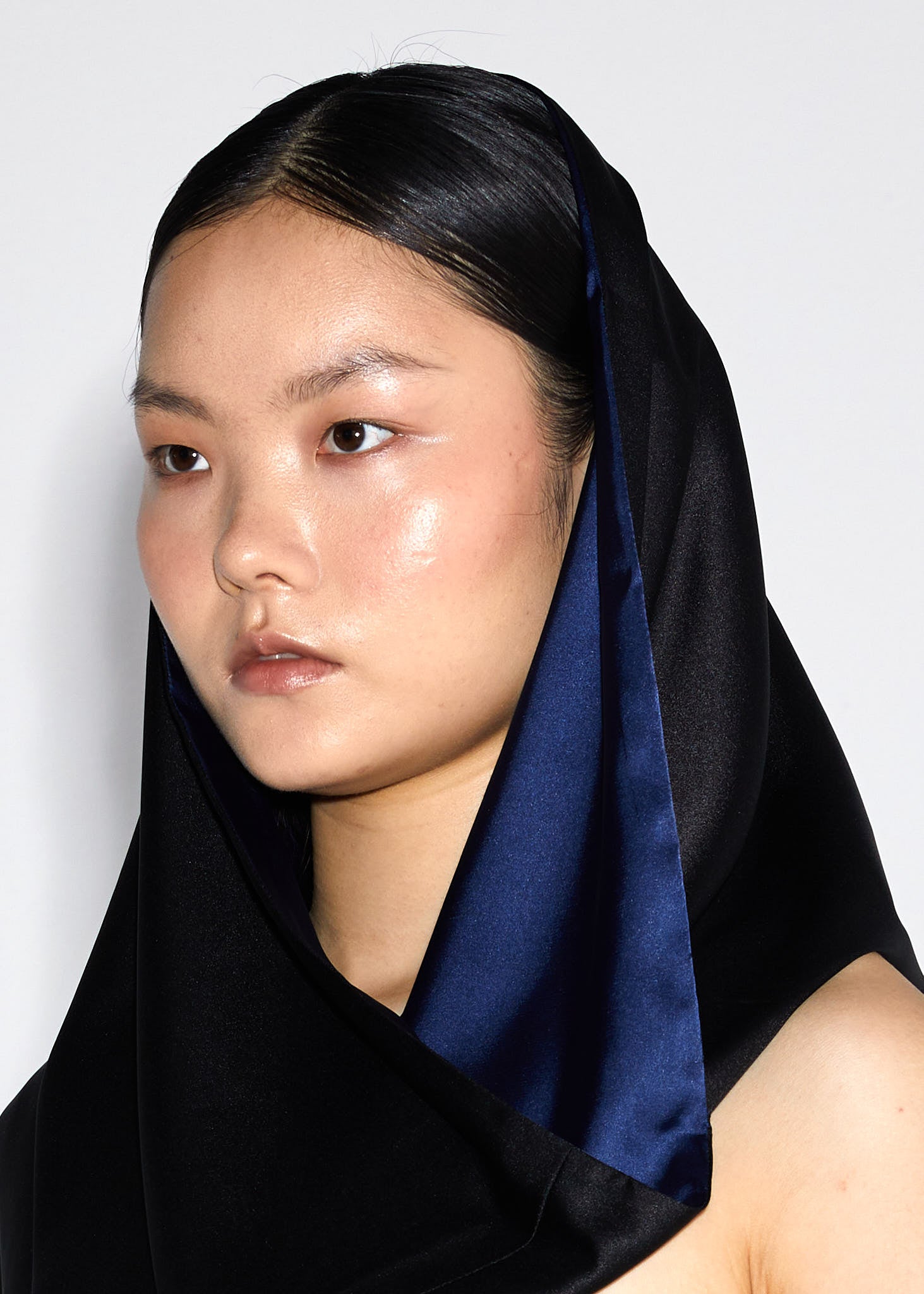 HOODED SCARF