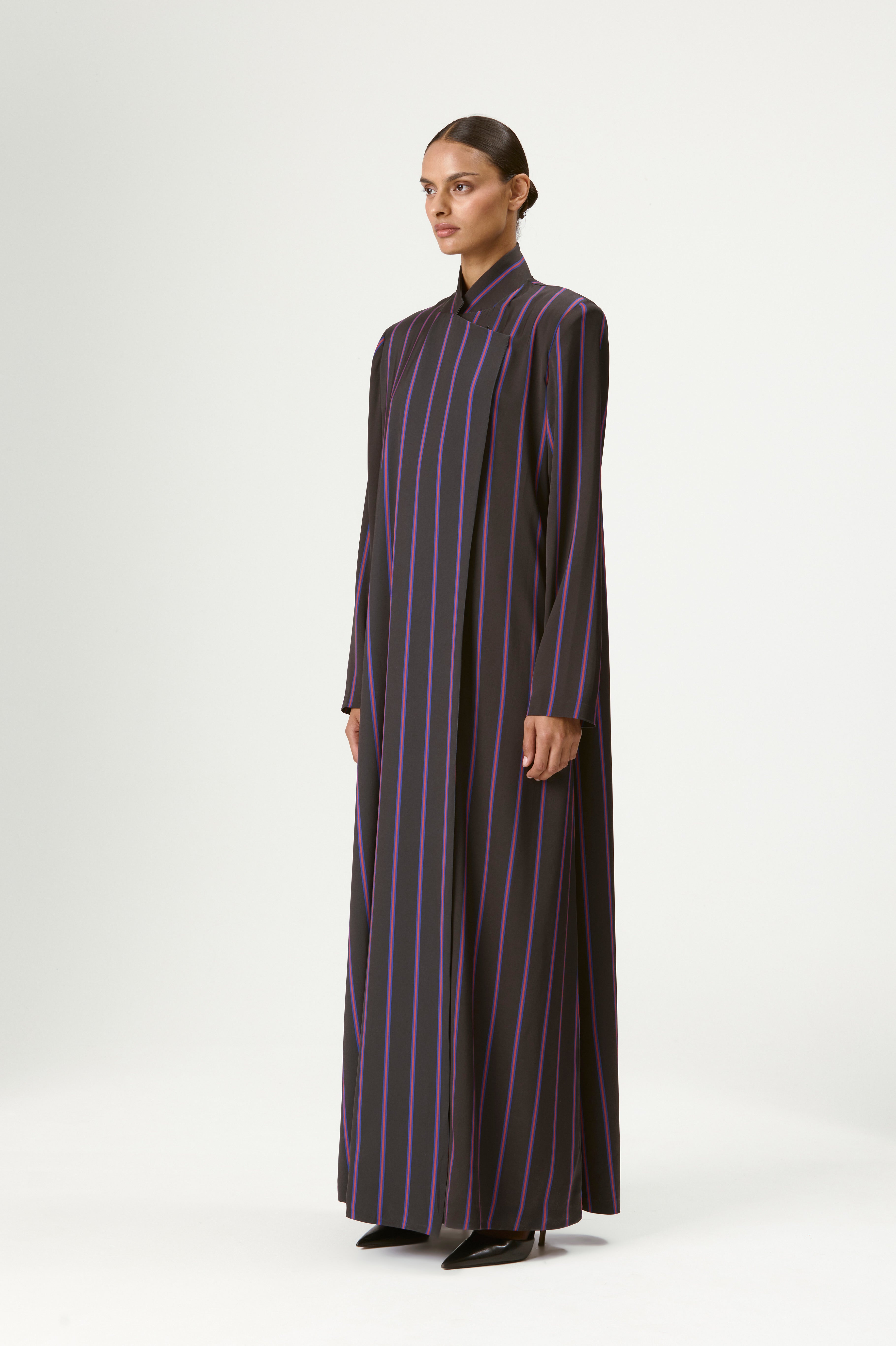 STRIPED CONFIDANTE