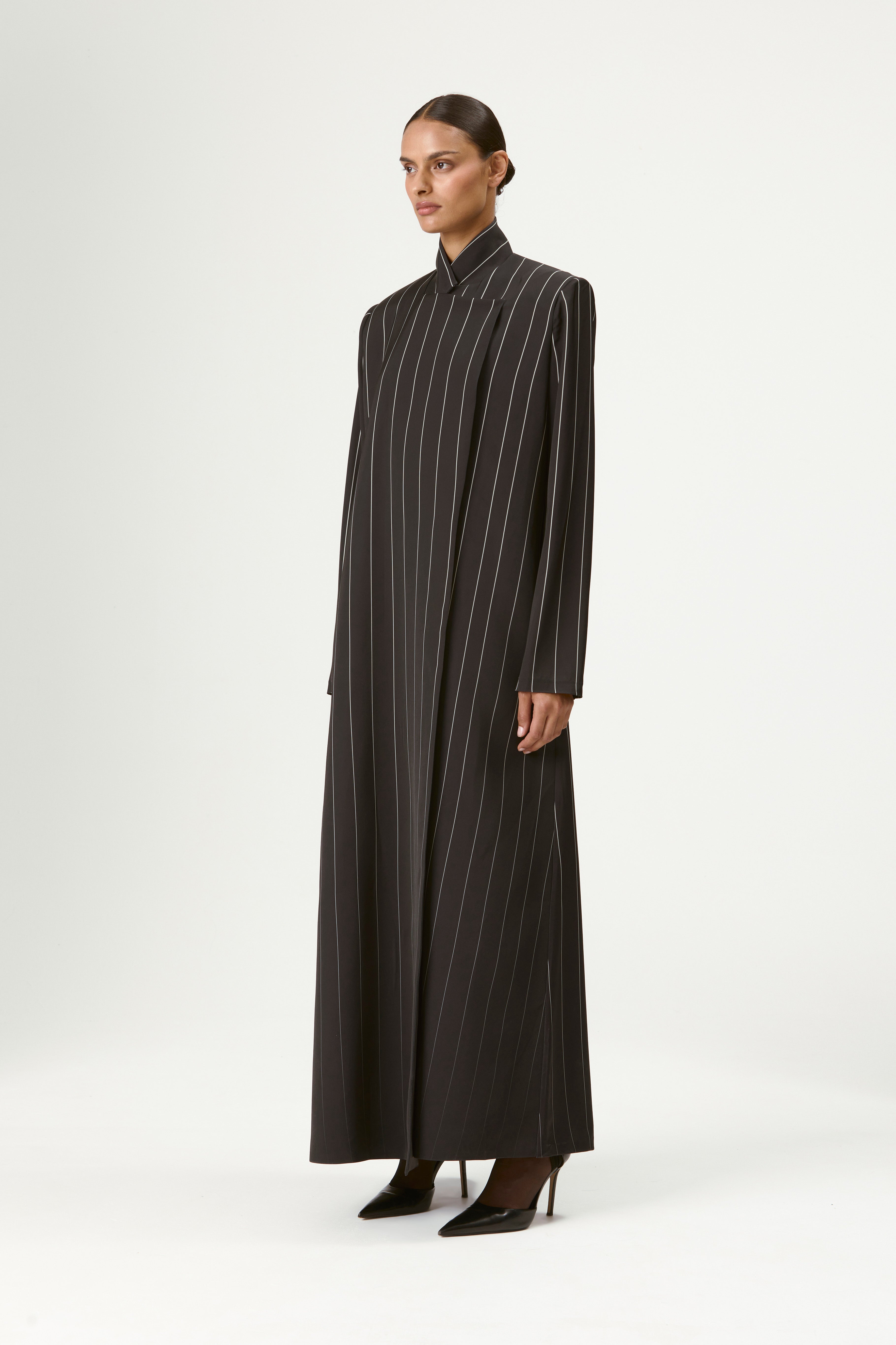 STRIPED CONFIDANTE