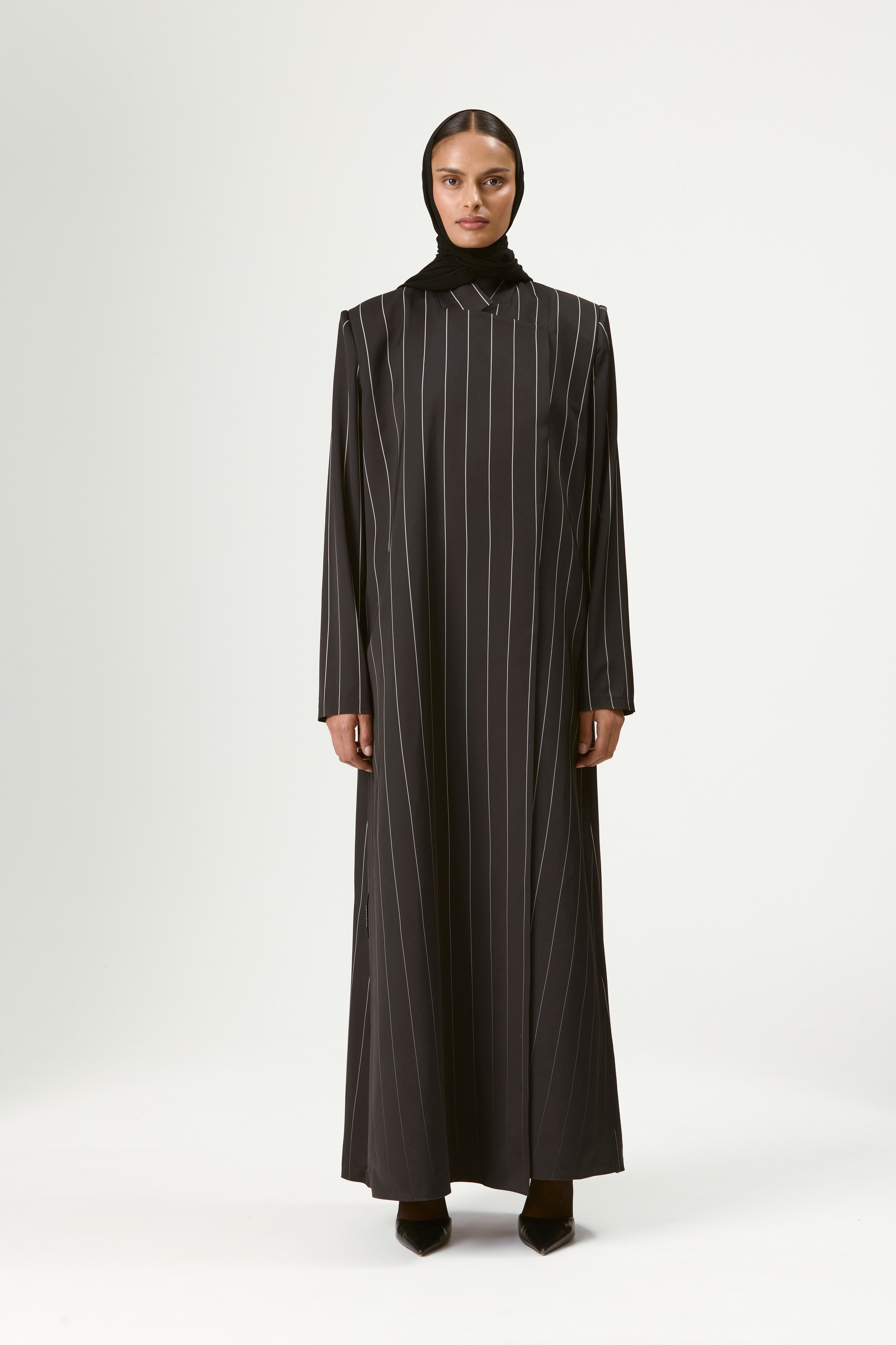 STRIPED CONFIDANTE