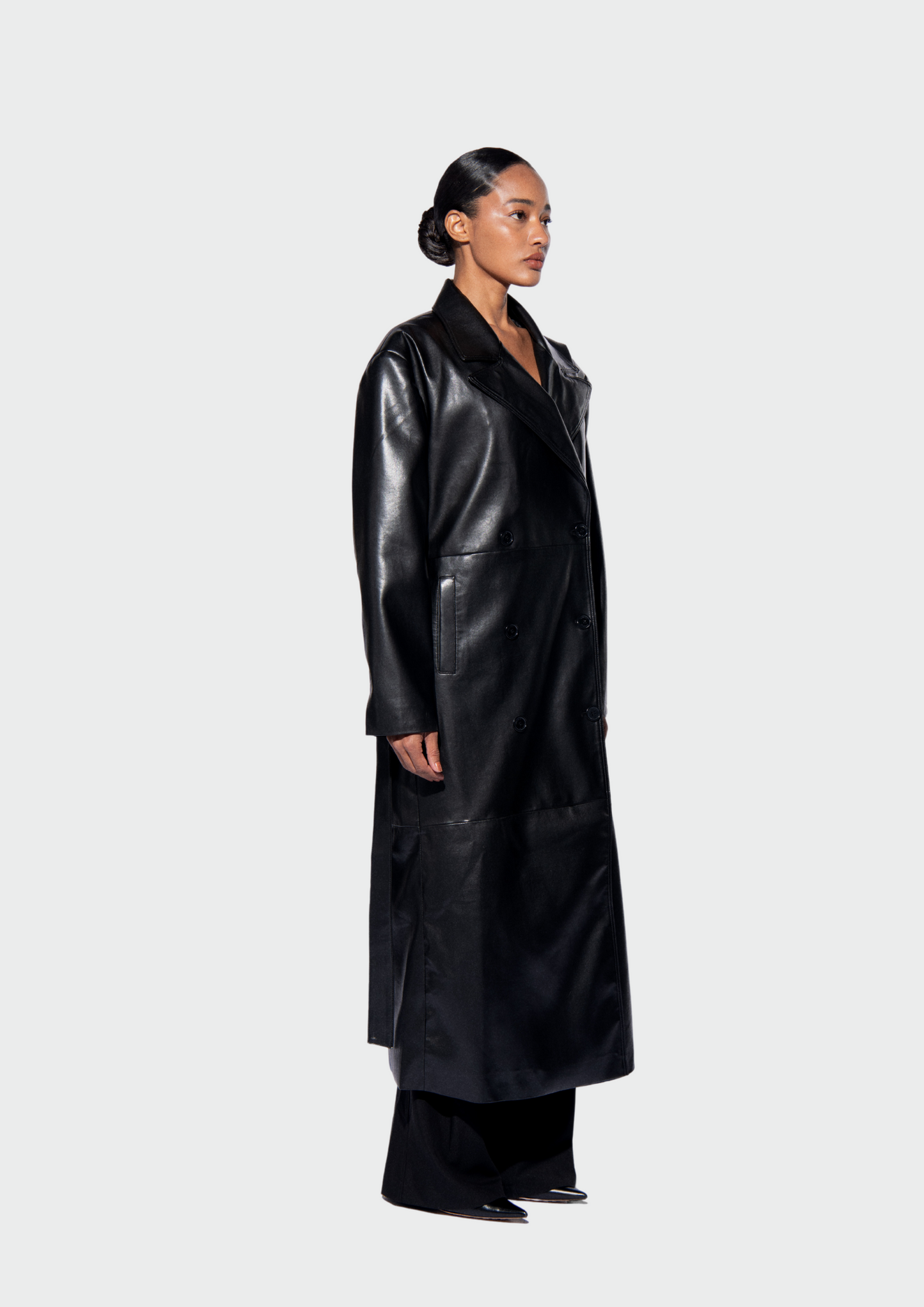 HARLIENZ RAVEN LEATHER COAT